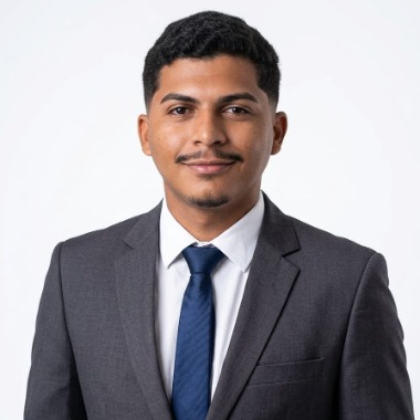 Faço modelagem 3D, tenho qualificações com inteligência artificial, faço edição de imagens .