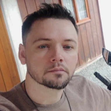 Desenvolvedor com linguagem natural em IA