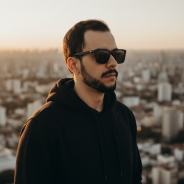 Voz Profissional | Excel Expert | Editor de Fotos | Assistente Remoto