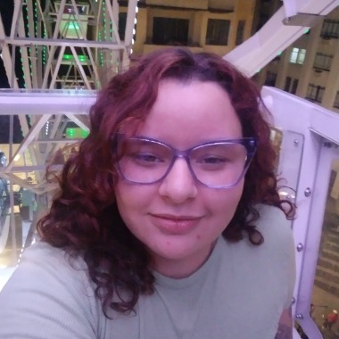 Especialista em comunicação e relações públicas