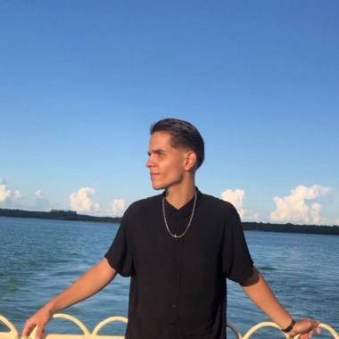 Profissional multimídia: Vídeo, IA, Imagens e Automação