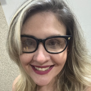 Advogada Sênior com especialização em Processo Civil, empresarial e consórcio