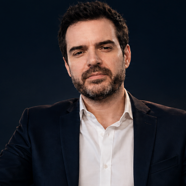 Design e Desenvolvedor Profissional com Especialidade em Design e Sites e Sistemas de IA