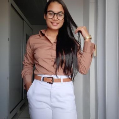 Escritora, roteirista, informática, libras