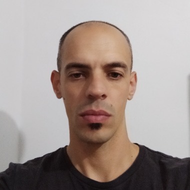 Tradutor, español y portugués (Brasil) nivel nativo, busco trabajo