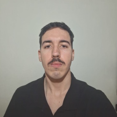 Especialista em Serviços Administrativos, Designer / Video Editor