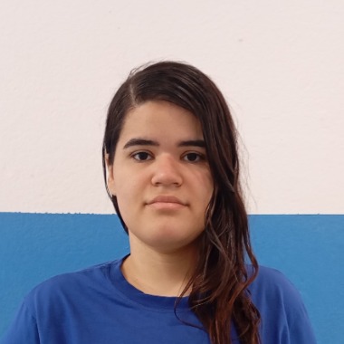 Pedagoga e copyrighter.