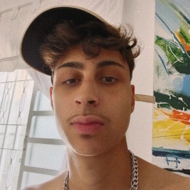 Raul Pereira Publicitário Especialista em Design Gráfico e Marketing.