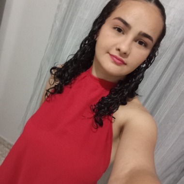 Garçom, atendente de caixa, auxiliar em logística