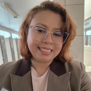 Hostess/recepcionista/serviços gerais.