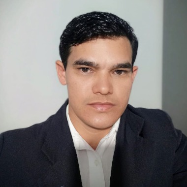 Atendente de telemarketing ou Vendedor de produtos tecnológicos.