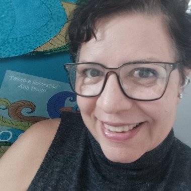 Escritora, ilustradora, editora de livros, designer e publicitária