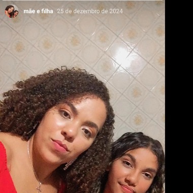 Atendente, caixa, garçonete, saladeira, copeira e ajudante de cozinha.