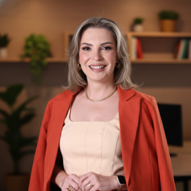 Gestora de equipe de vendas, treinadora em Desenvolvimento Humano, treinadora em eneagrama