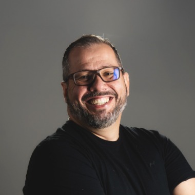 Especialistas em metodologias ativas, escrita acadêmica, design