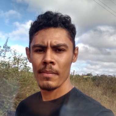 Jovem dedicado e responsável, com vontade de aprender e trabalhar em equipe