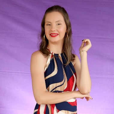 Sou uma pessoa muito responsável, extremamente pontual e organizada.