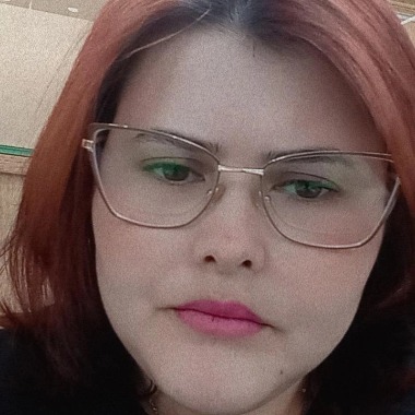 Manicure e maquiadora