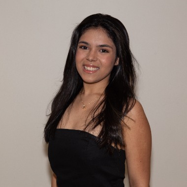 Marketing digital, edição de fotos e modelo jovem