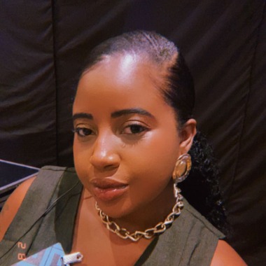 Criação de briefings I Calendário editoriais I Atendimento I Monitoramento de redes socias