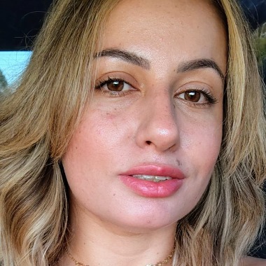 Editor de vídeo e textos.