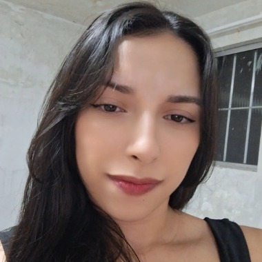 Social Media & Criadora de Conteúdo, e edição de imagens.