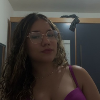 Atendimento ao cliente por chat e WhatsApp, suporte ao cliente, esclarecimento de dúvidas e vendas.