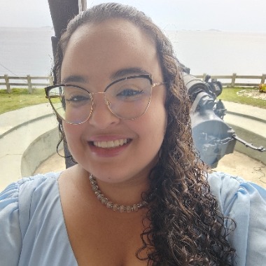 Professora e empreendedora.