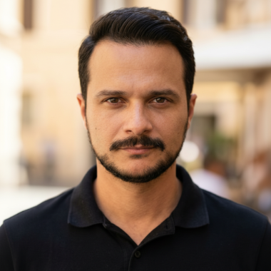 Ilustrador senior, video maker IA, artista multe moldal , produtos , campanhas