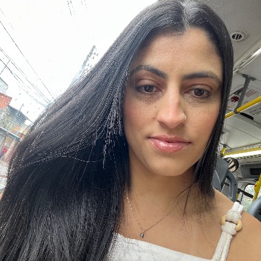 Formada e tecnólogo em RH