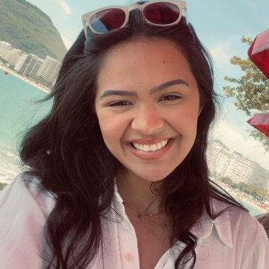 Recepcionista e atendene.