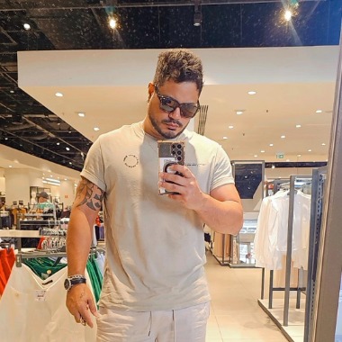 gestão de projetos, atendimento e marketing digital. Disponível em várias áreas.